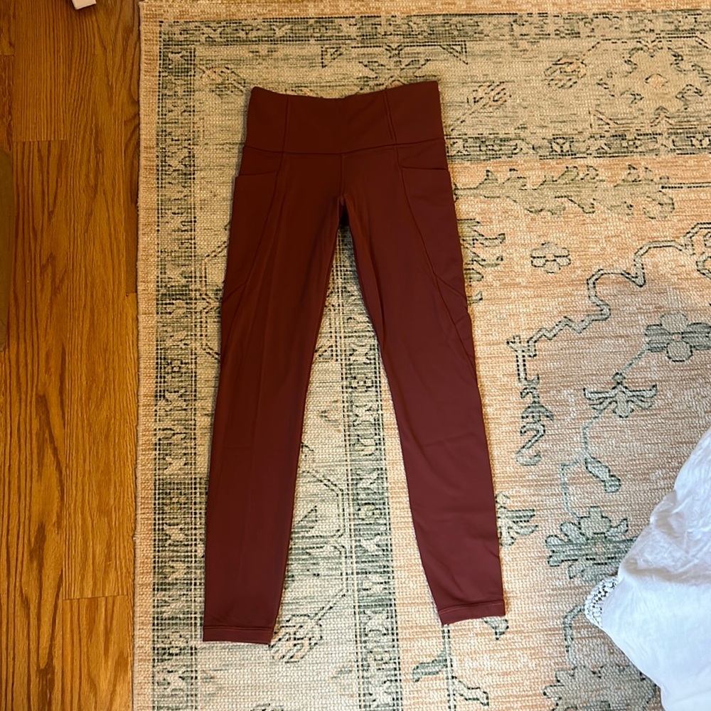 Athleta salutation stash pocket tight